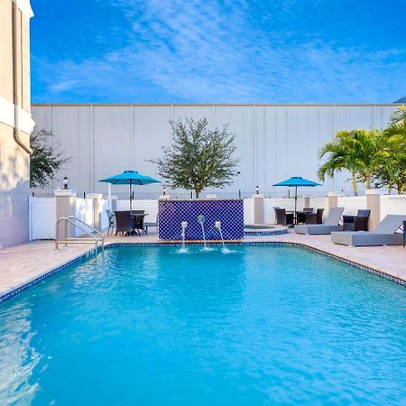 La Quinta By Wyndham Tampa Central Exterior photo