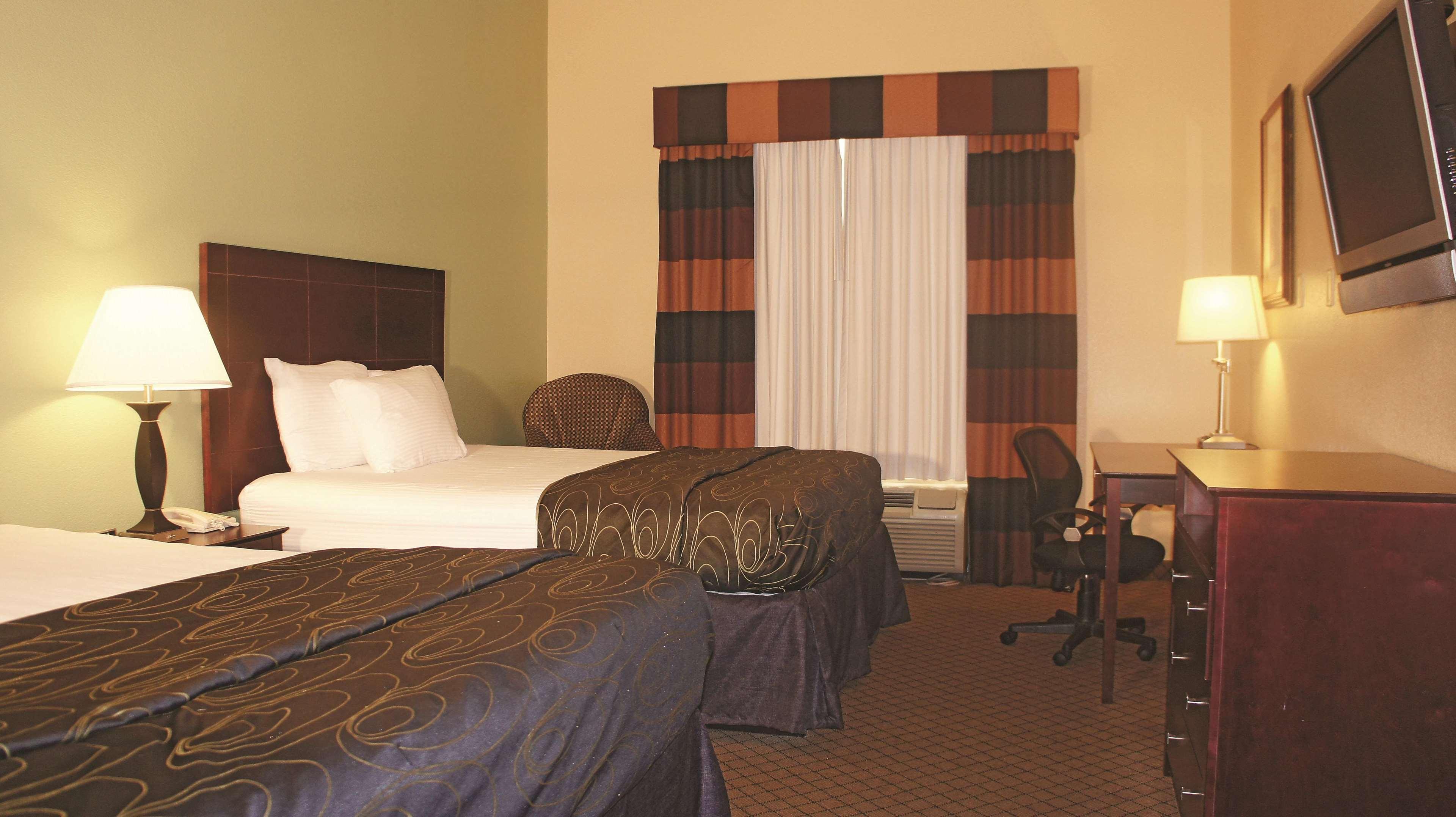 La Quinta By Wyndham Tampa Central Exterior photo