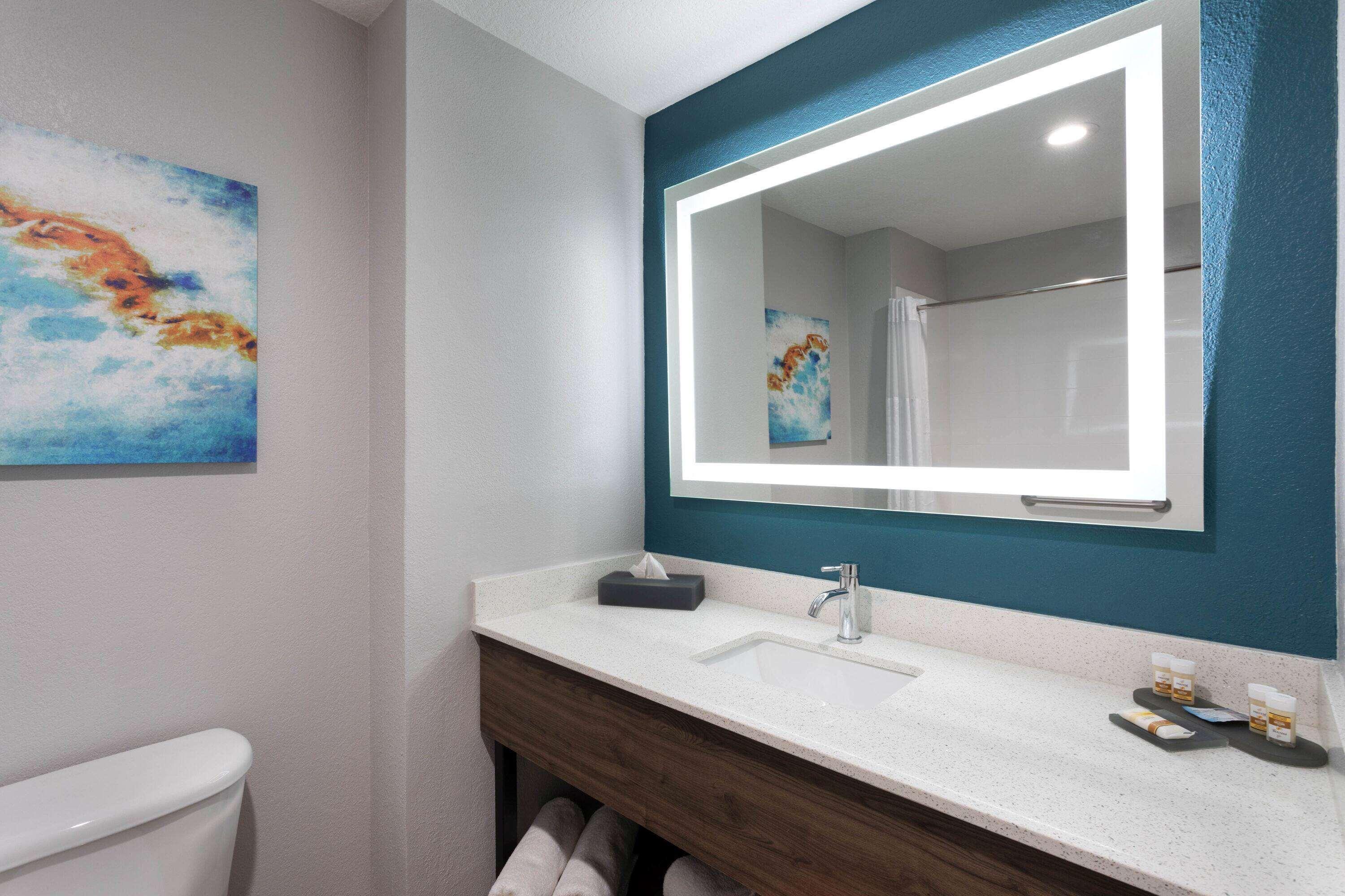 La Quinta By Wyndham Tampa Central Exterior photo