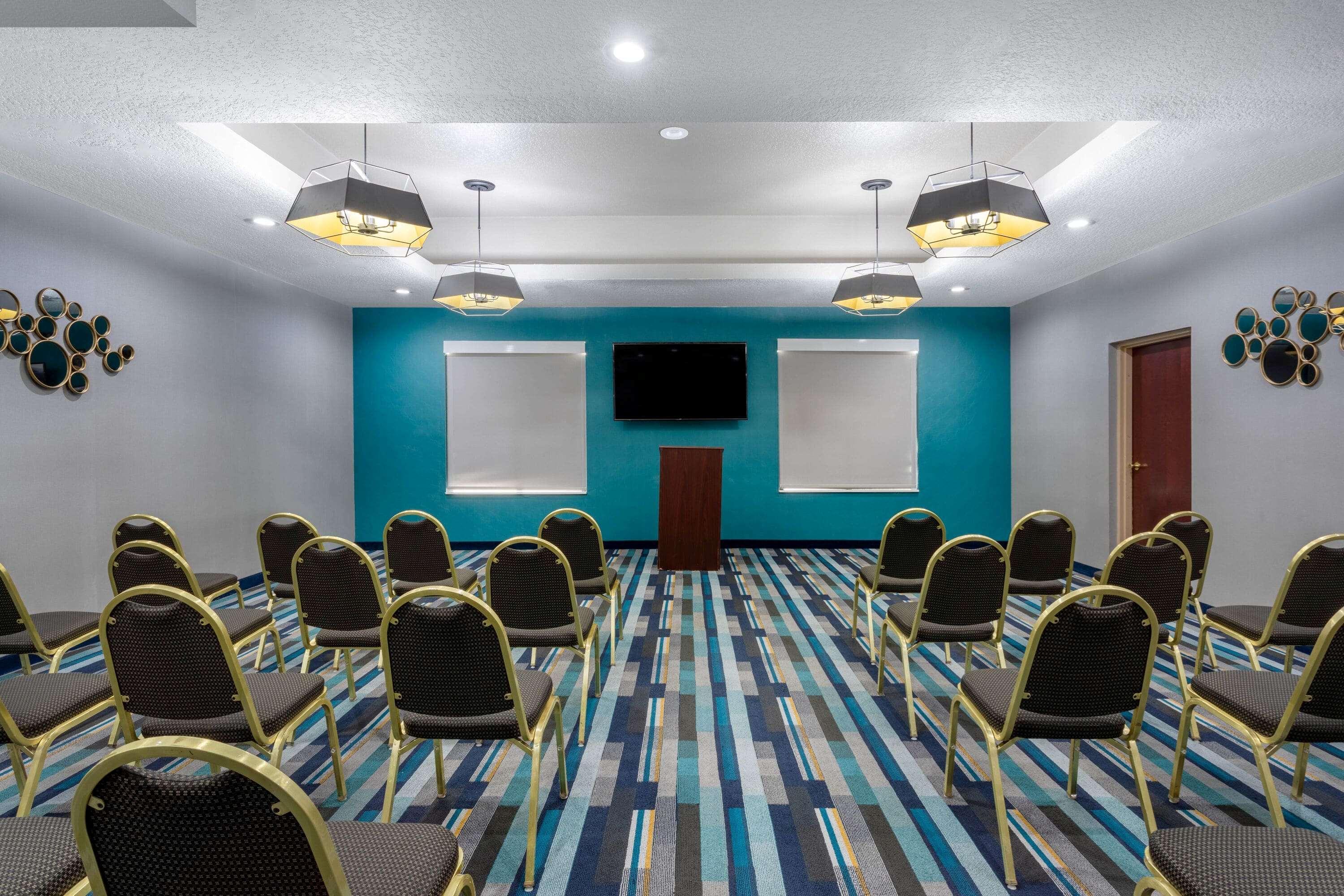 La Quinta By Wyndham Tampa Central Exterior photo