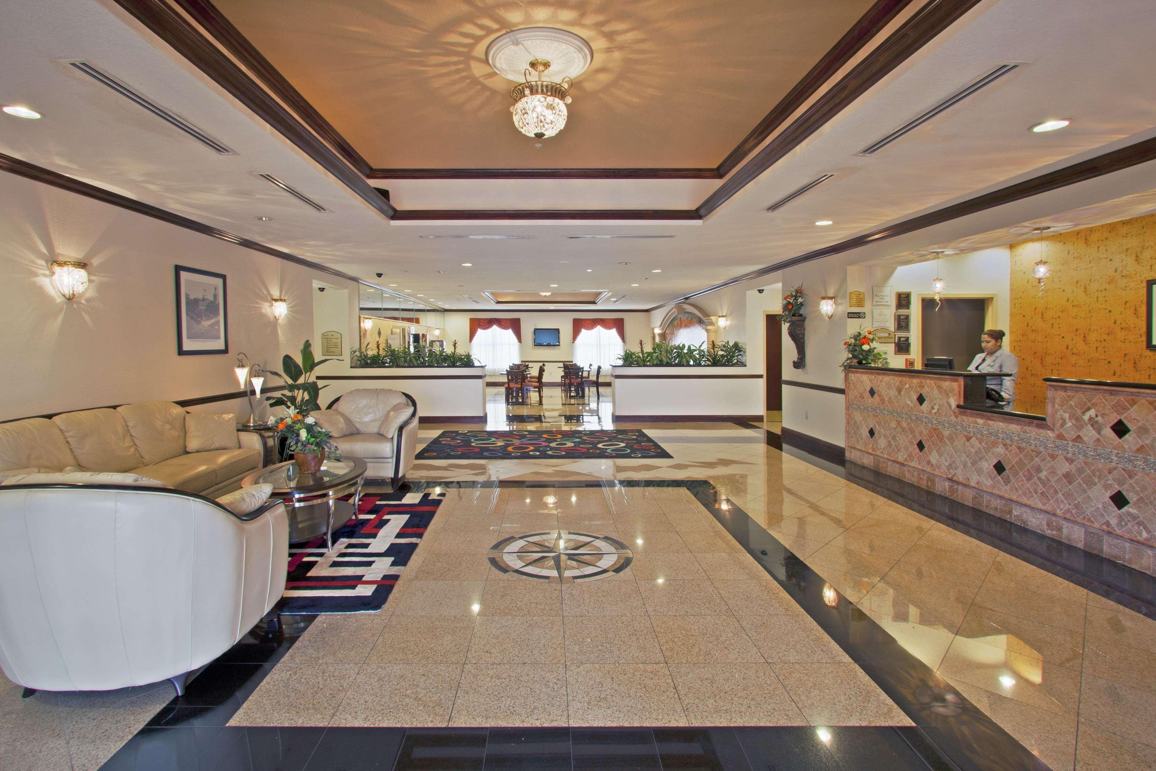 La Quinta By Wyndham Tampa Central Exterior photo